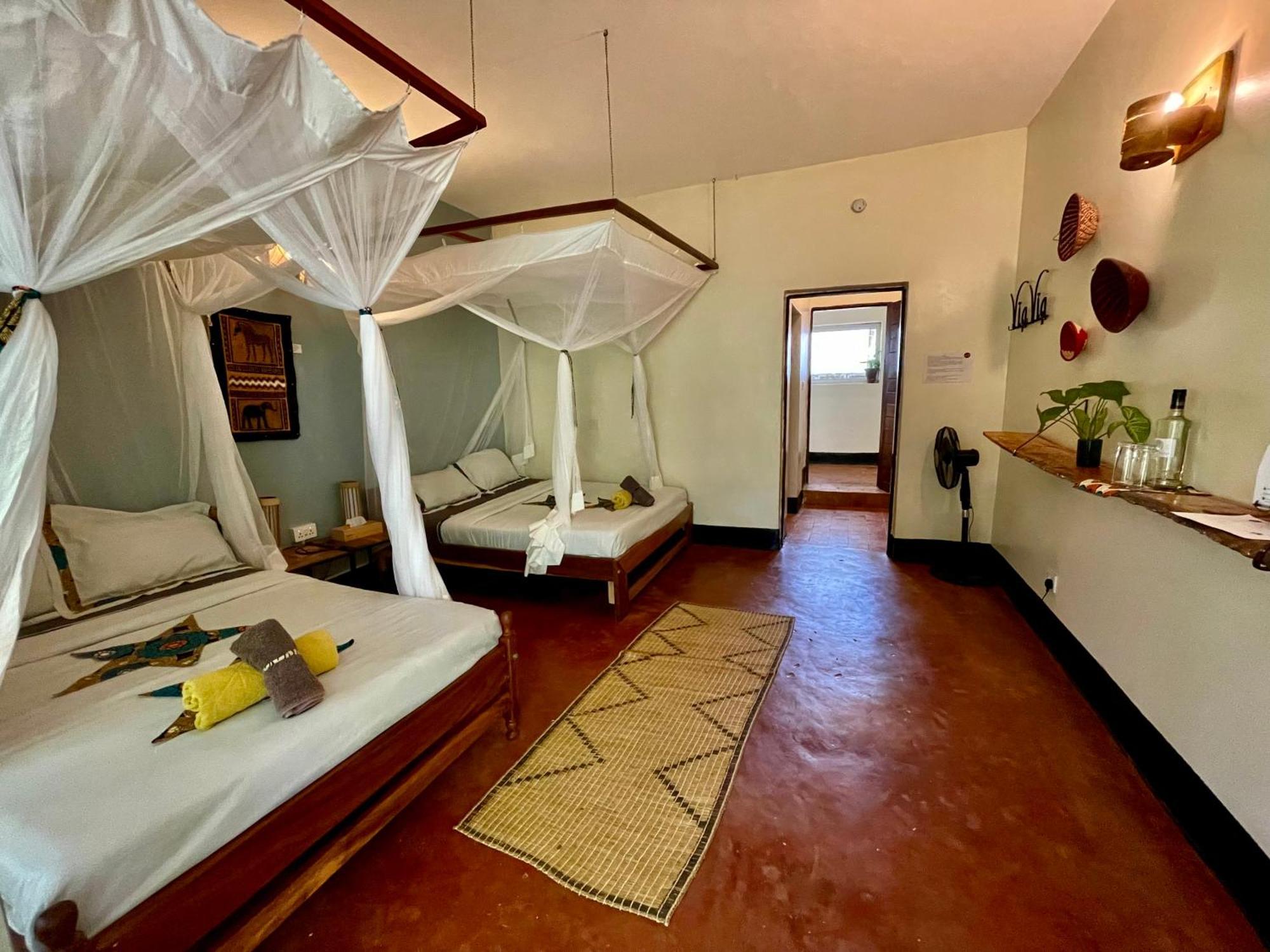 Viavia Entebbe Hotel Buitenkant foto