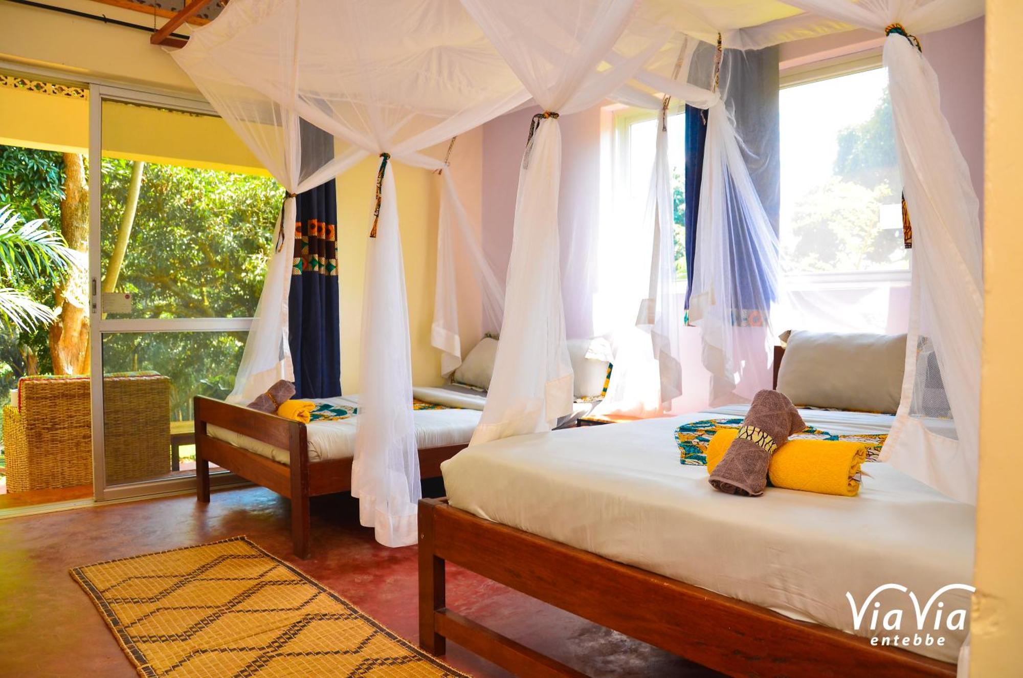 Viavia Entebbe Hotel Buitenkant foto