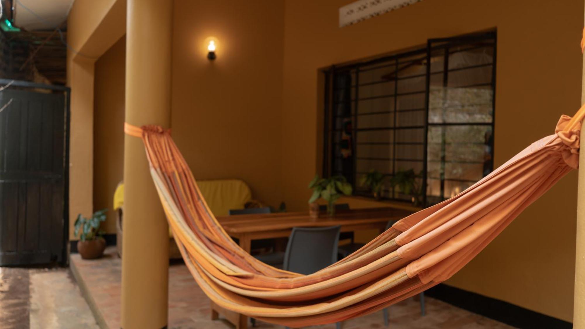 Viavia Entebbe Hotel Buitenkant foto