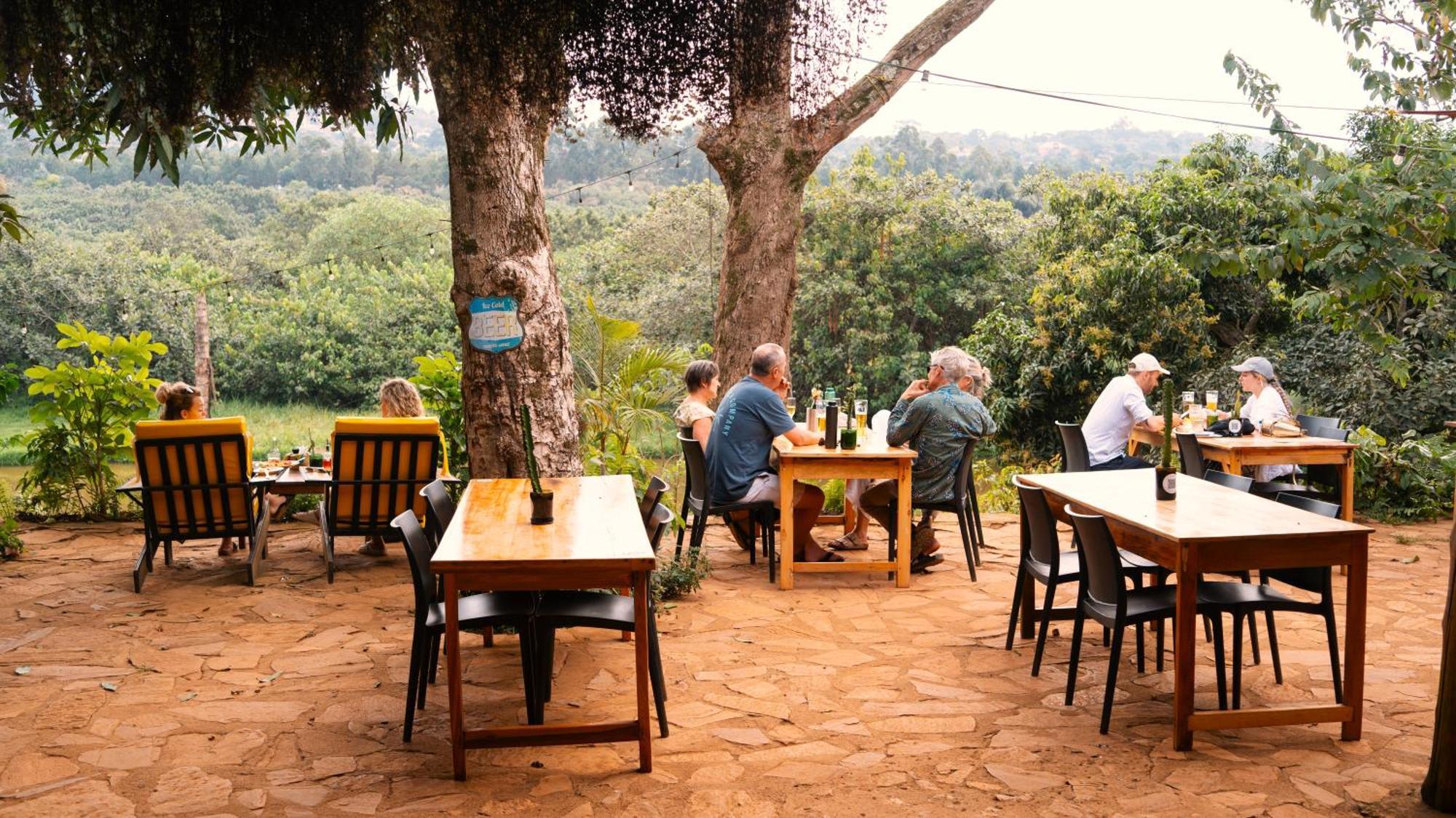 Viavia Entebbe Hotel Buitenkant foto